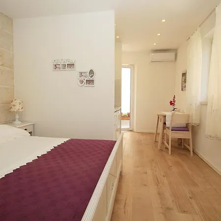 Apartment Veseljko Tucepi